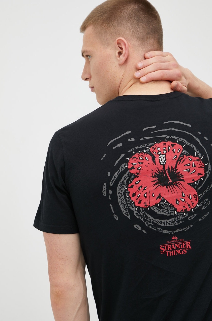 

Памучна тениска Quiksilver X Stranger Things в черно с принт, Черен