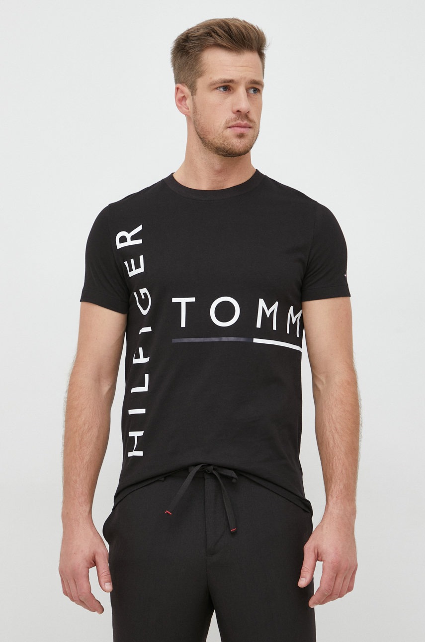 

Памучна тениска Tommy Hilfiger в черно с десен, Черен