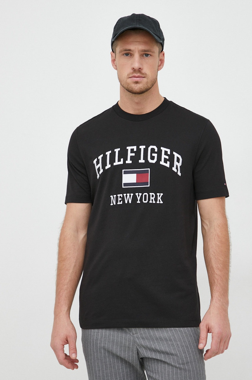 

Бавовняна футболка Tommy Hilfiger колір чорний з аплікацією