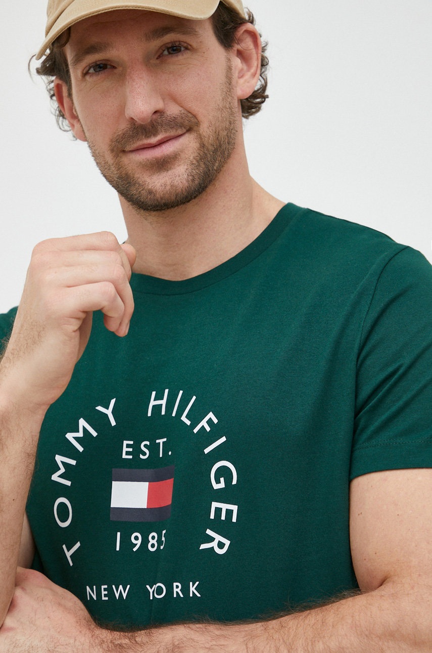 

Памучна тениска Tommy Hilfiger в зелено с принт, Зелен
