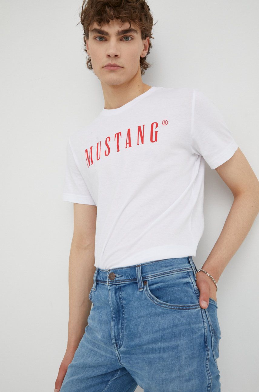 Mustang tricou din bumbac culoarea alb, cu imprimeu