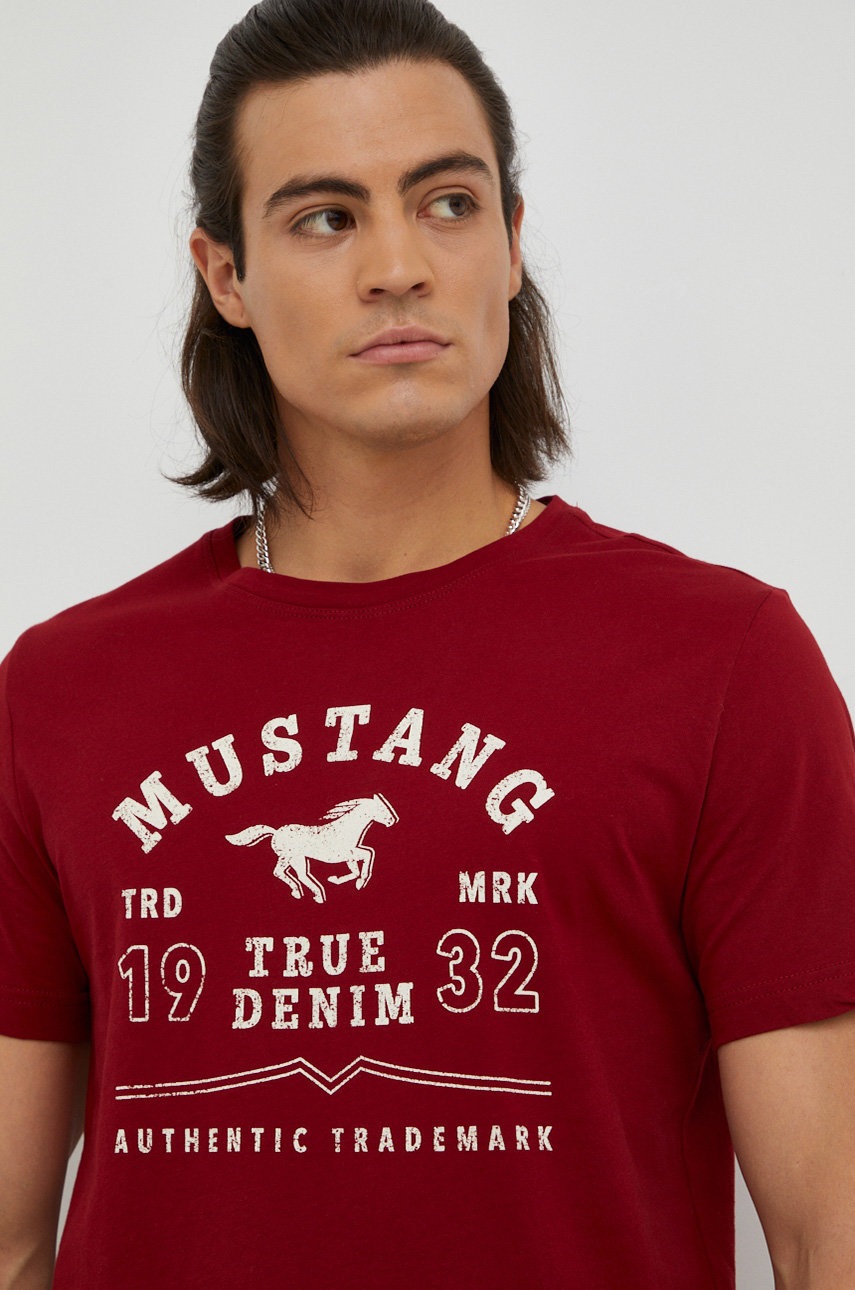 

Памучна тениска Mustang в бордо с принт
