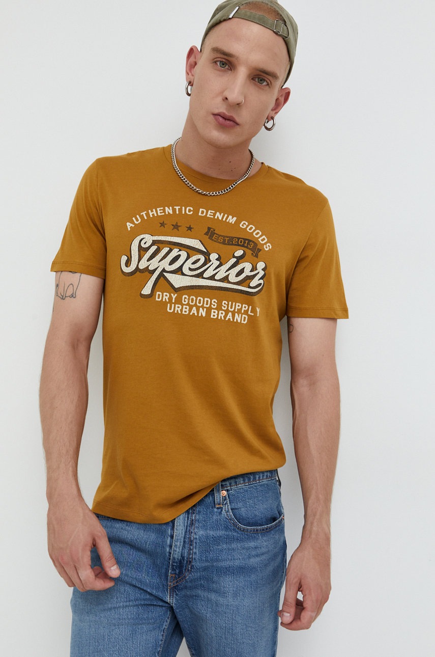

Памучна тениска Produkt by Jack & Jones в кафяво с принт, Кафяв
