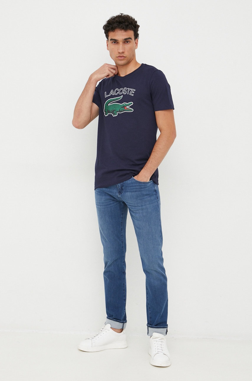 

Футболка Lacoste чоловічий колір синій з принтом