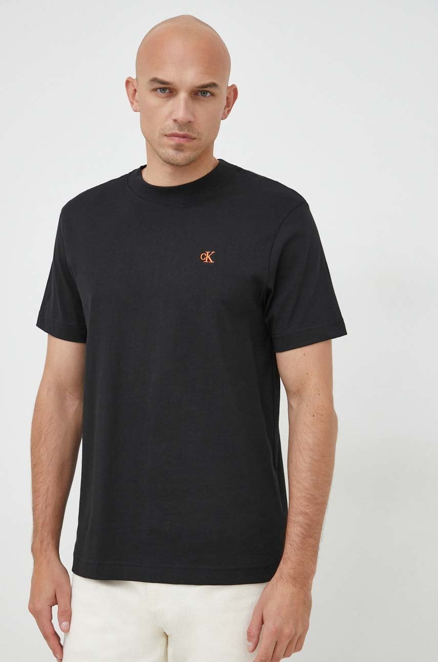 

Памучна тениска Calvin Klein Jeans в черно с изчистен дизайн, Черен