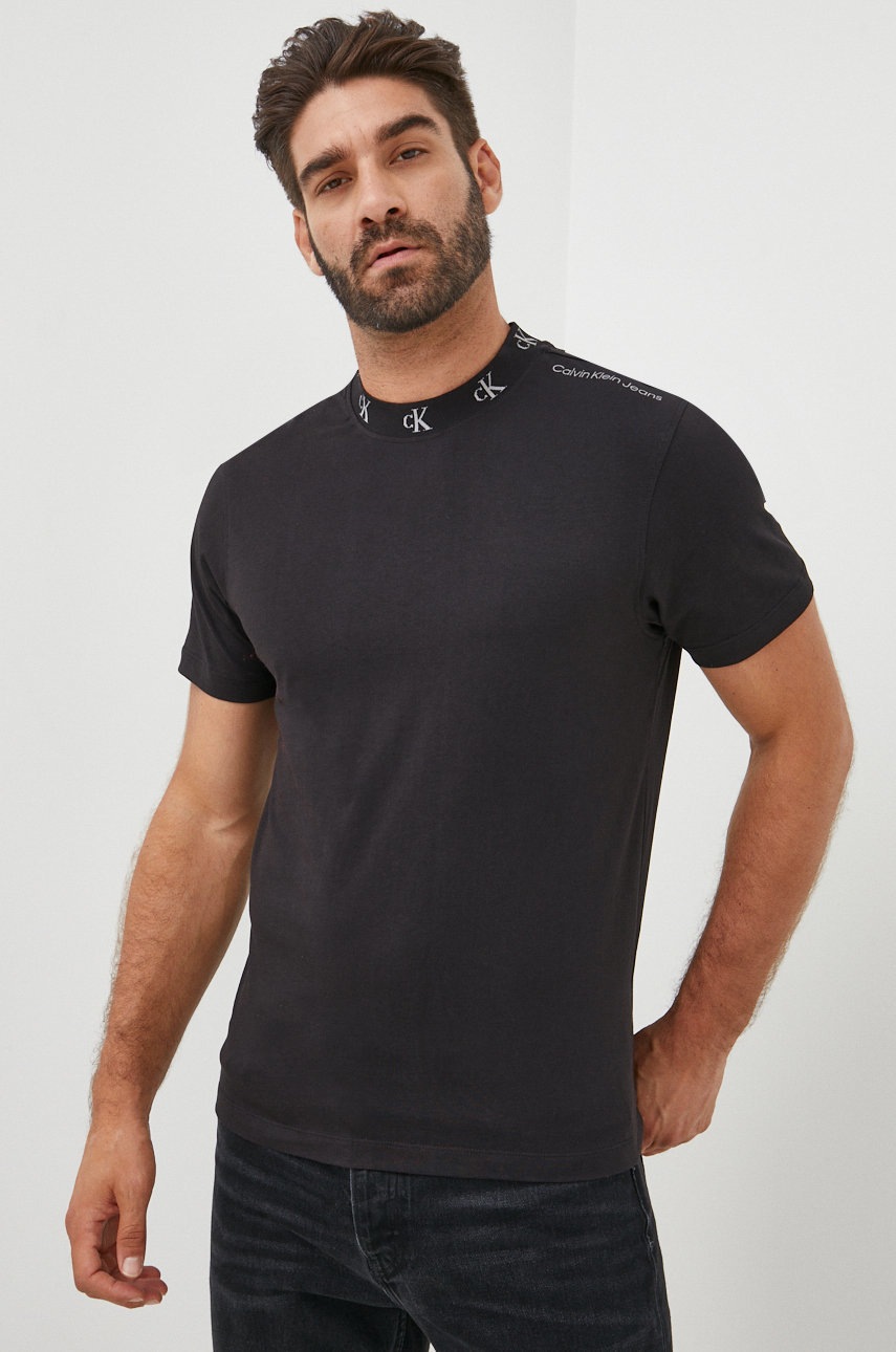 

Памучна тениска Calvin Klein Jeans в черно с изчистен дизайн, Черен