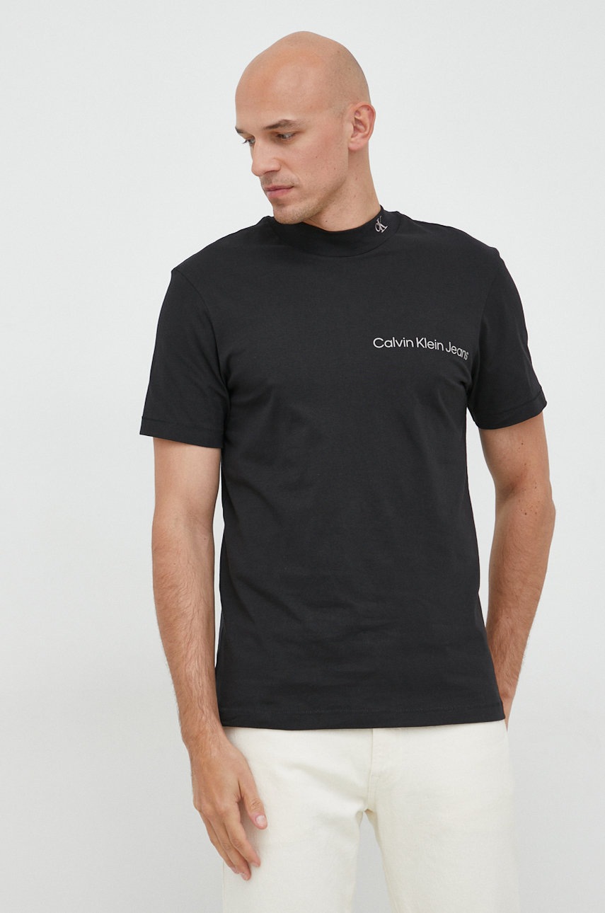 

Памучна тениска Calvin Klein Jeans в черно с принт, Черен