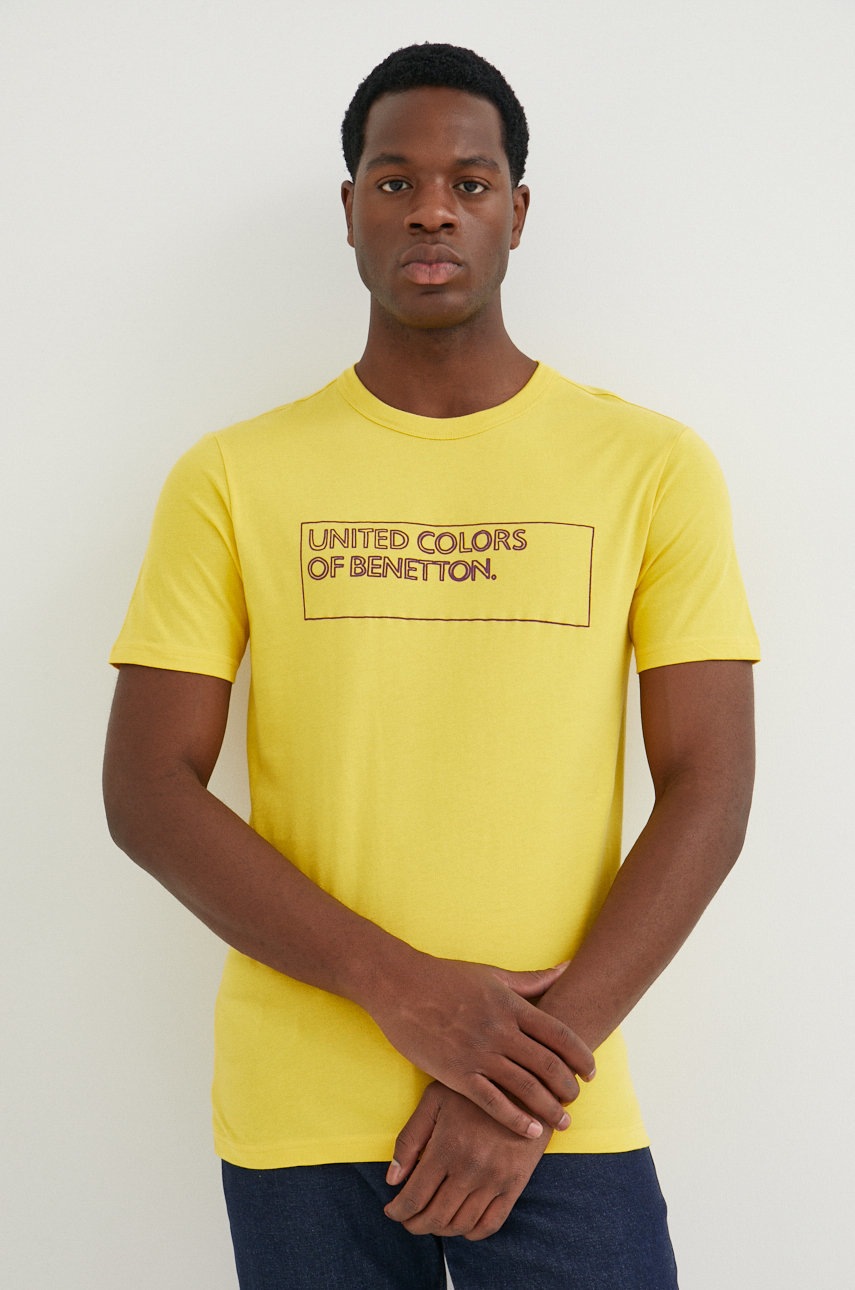 

Памучна тениска United Colors of Benetton в жълто с принт, Жълт