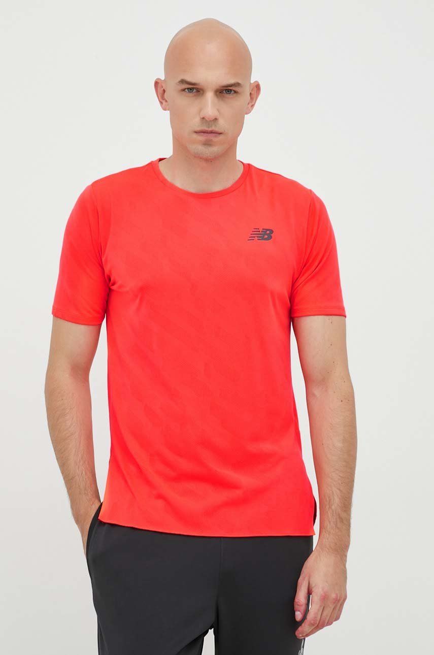 Běžecké tričko New Balance Nyc Marathon Q Speed červená barva - růžová -  100% Recyklovaný poly