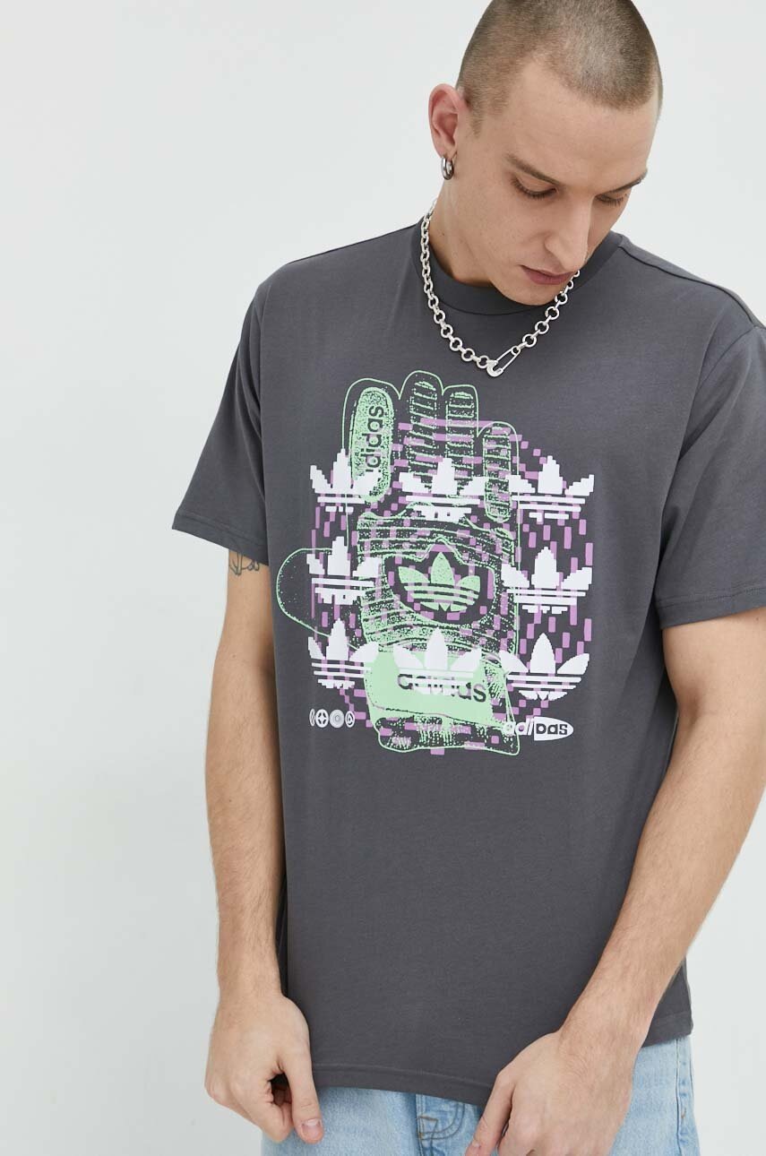 

Хлопковая футболка adidas Originals цвет серый с принтом