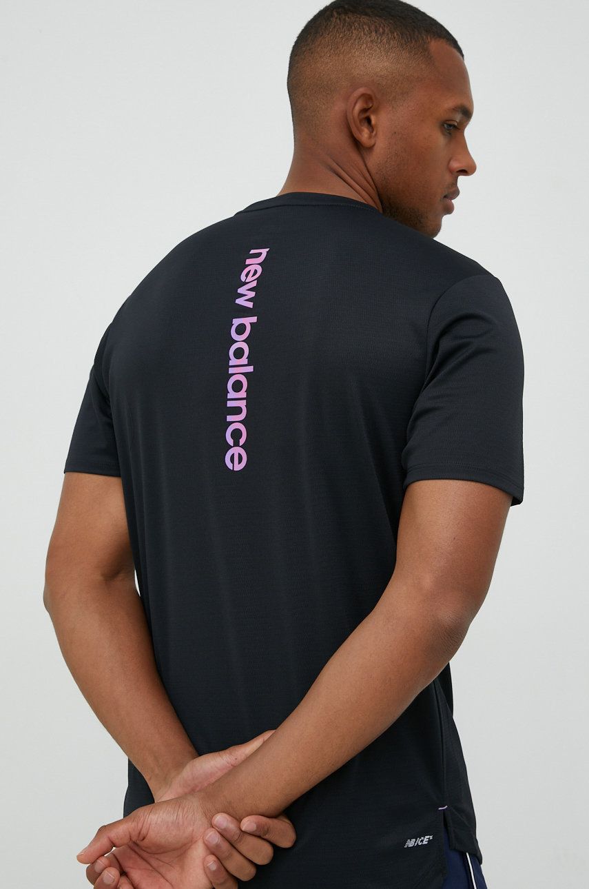 New Balance t-shirt do biegania Impact Run kolor czarny z nadrukiem