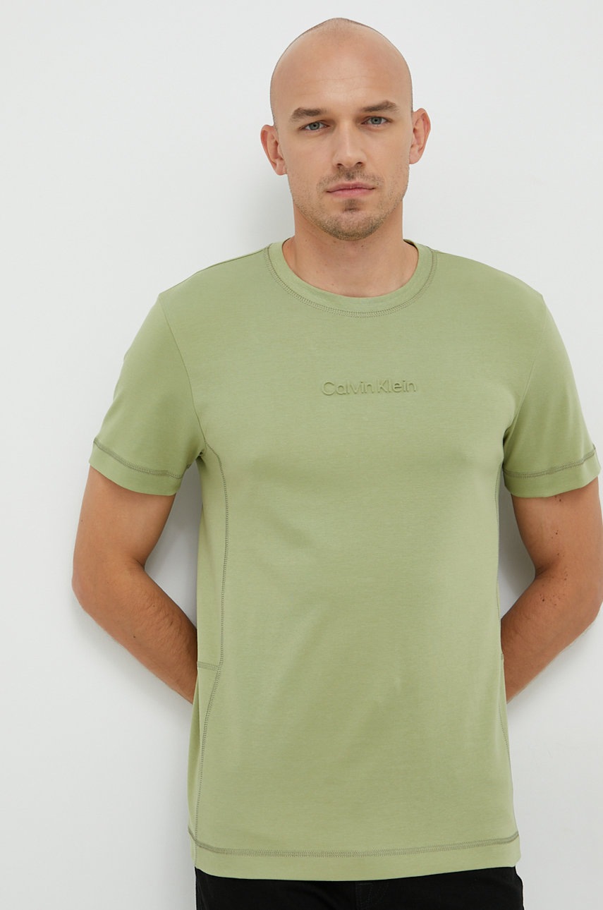 

Памучна тениска Calvin Klein в зелено с изчистен дизайн, Зелен