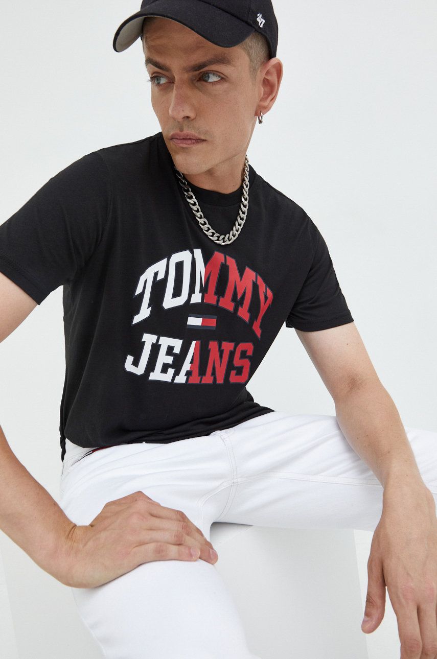 Tommy Jeans tricou din bumbac culoarea negru, neted