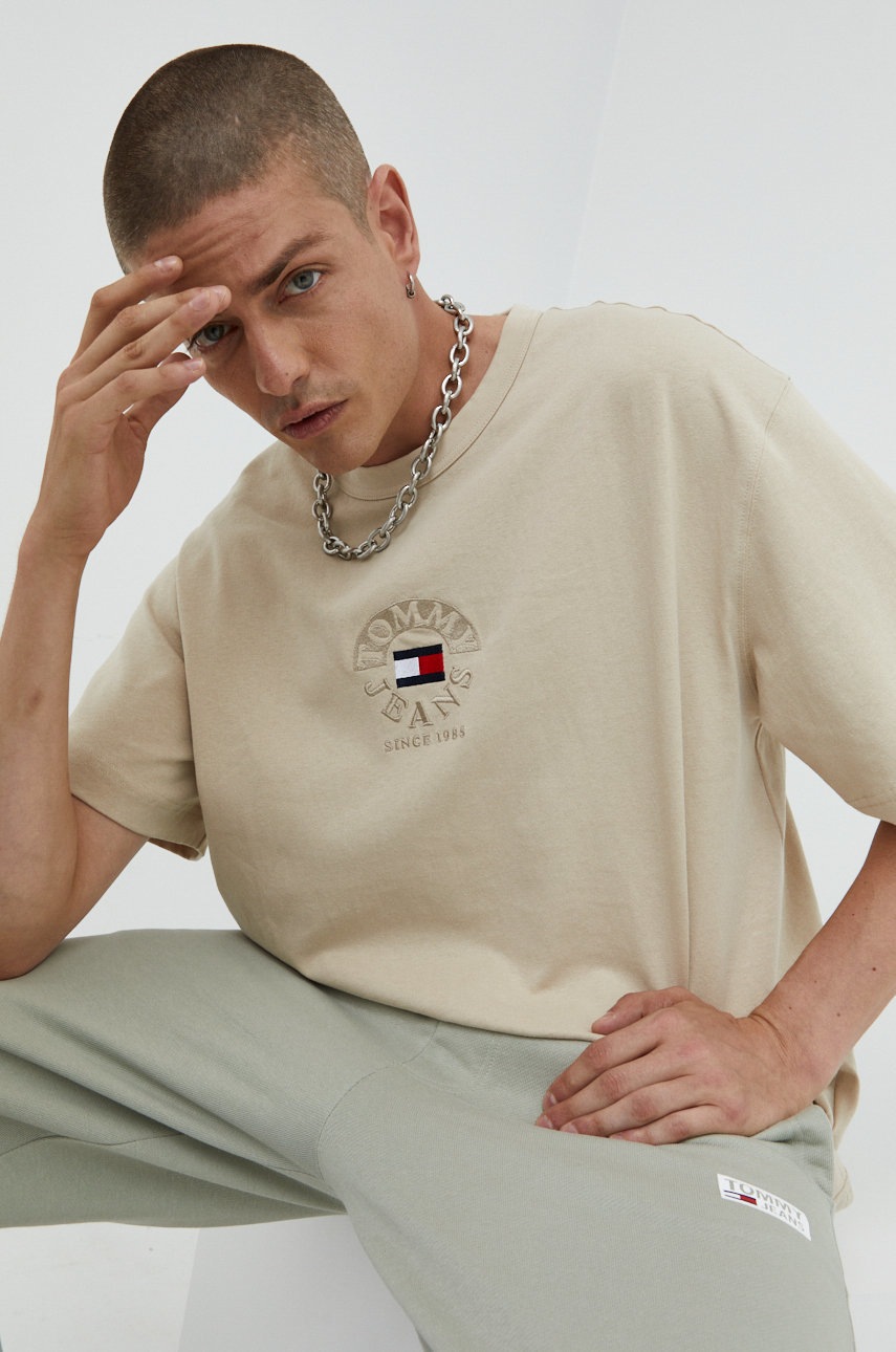 

Памучна блуза с дълги ръкави Tommy Jeans в бежово с изчистен дизайн, Бежов