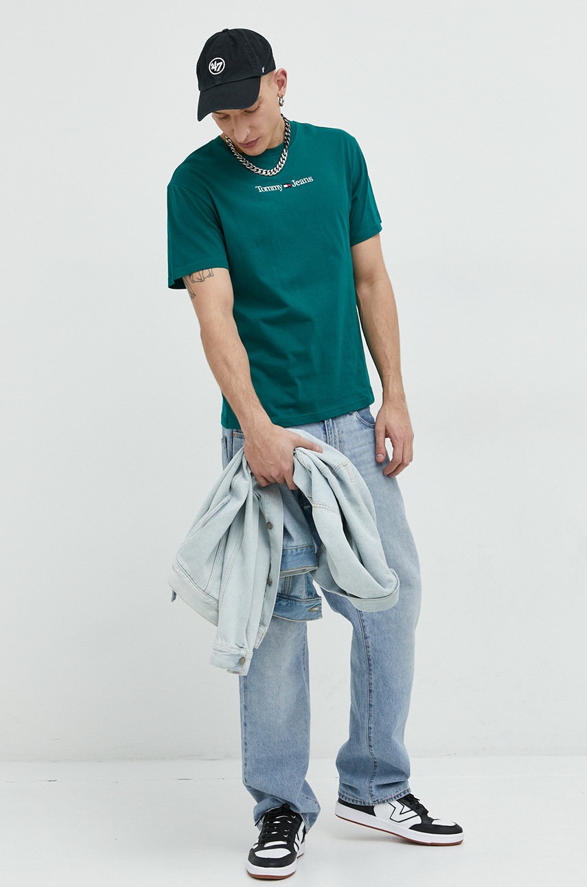 

Бавовняна футболка Tommy Jeans колір зелений з аплікацією