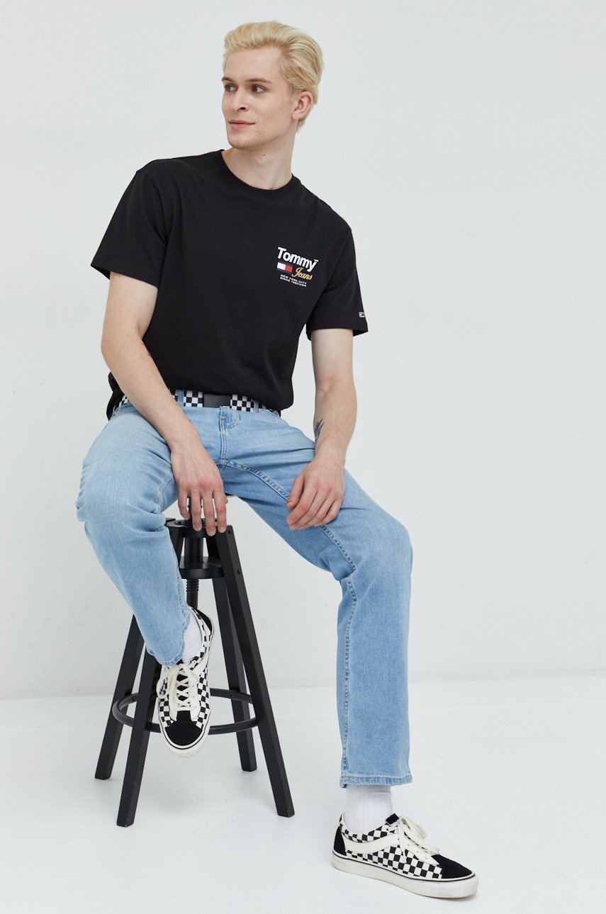 

Хлопковая футболка Tommy Jeans цвет чёрный с принтом