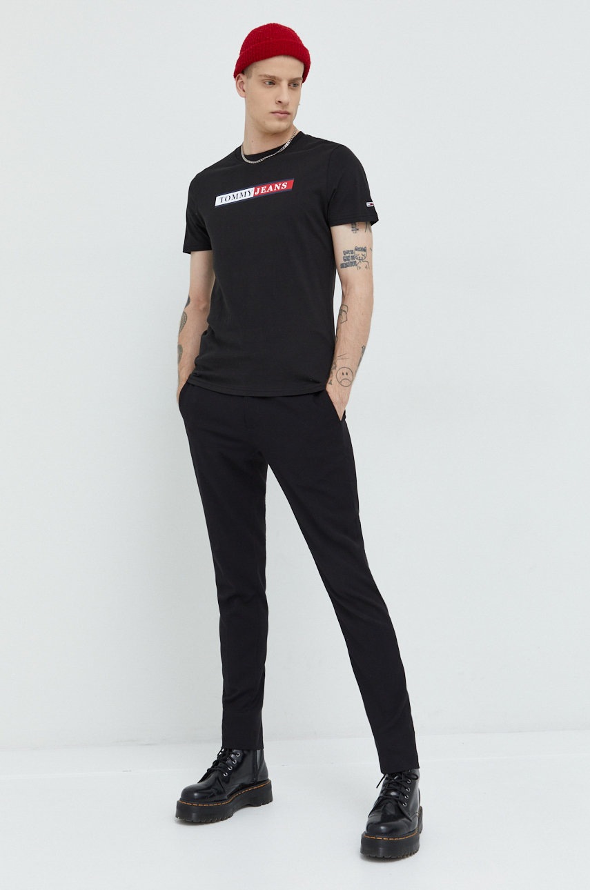 

Бавовняна футболка Tommy Jeans колір чорний з принтом