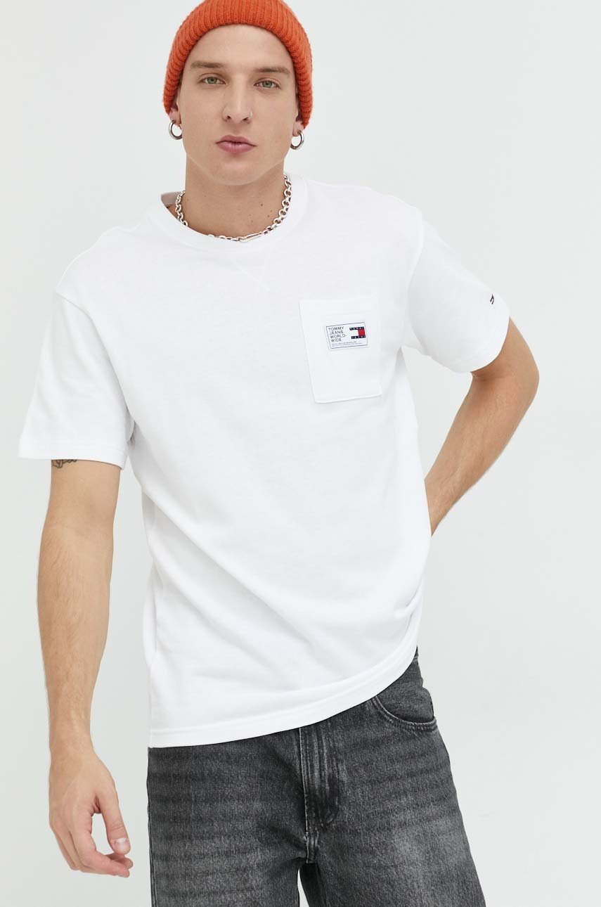 

Памучна тениска Tommy Jeans в бяло с апликация, Бял