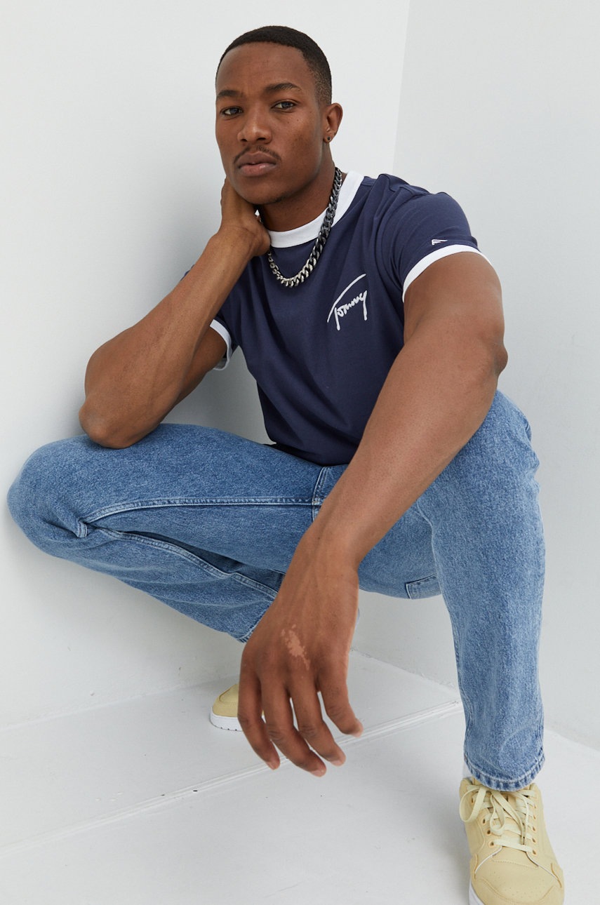 

Хлопковая футболка Tommy Jeans цвет синий с аппликацией