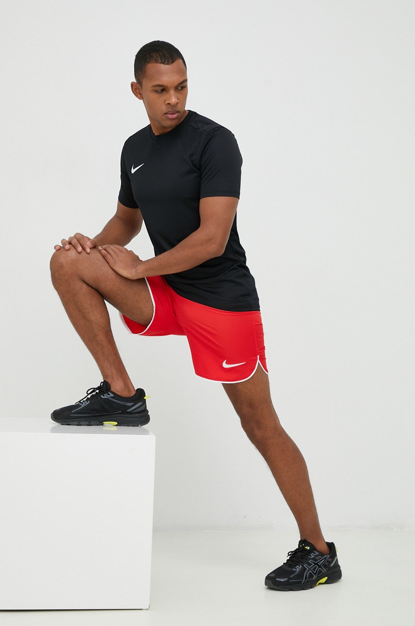

Футболка для тренинга Nike цвет чёрный однотонный