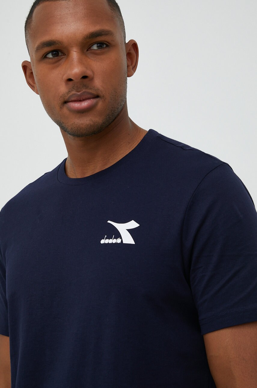 Diadora tricou din bumbac culoarea albastru marin, neted