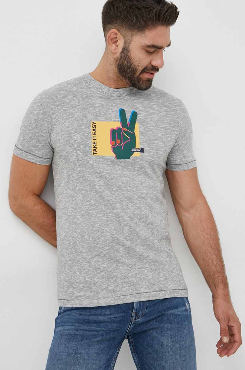

Памучна тениска United Colors of Benetton в сиво с принт, Сив