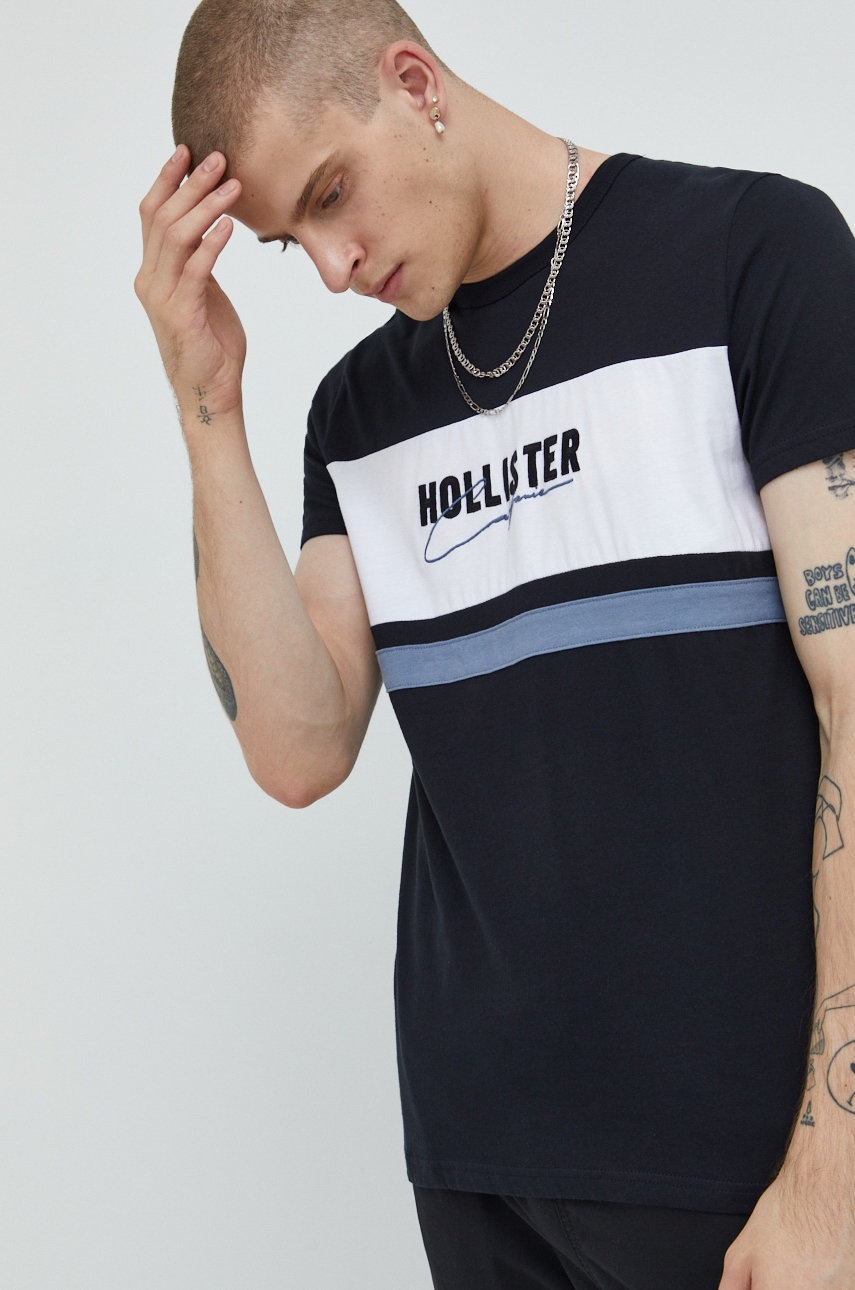 

Памучна тениска Hollister Co. в черно с апликация, Черен