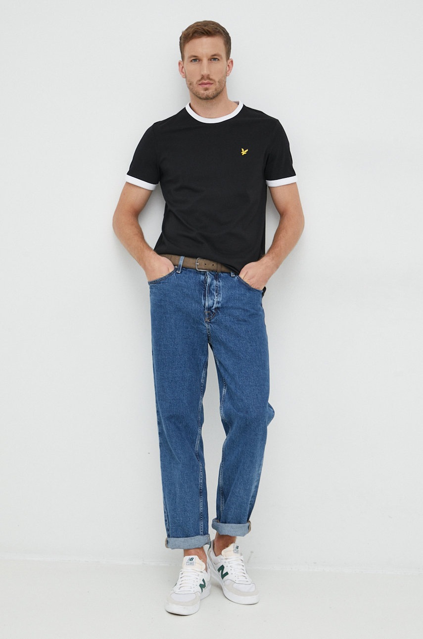 

Бавовняна футболка Lyle & Scott колір чорний з аплікацією