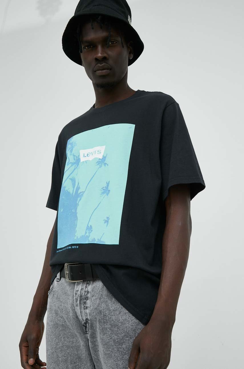 

Памучна тениска Levi's в черно с принт, Черен