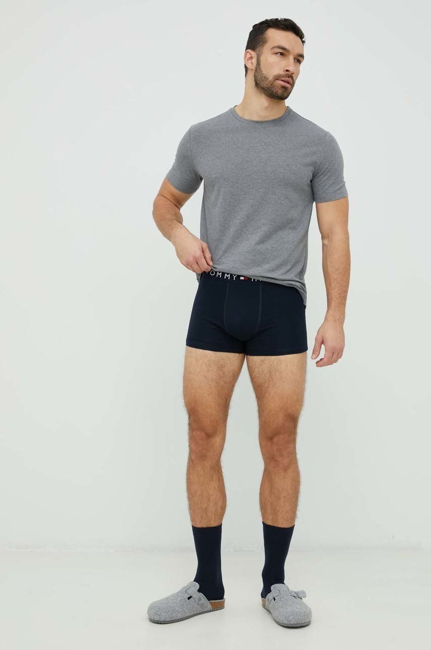 

Комплект пижама Tommy Hilfiger в сиво с изчистен дизайн, Сив