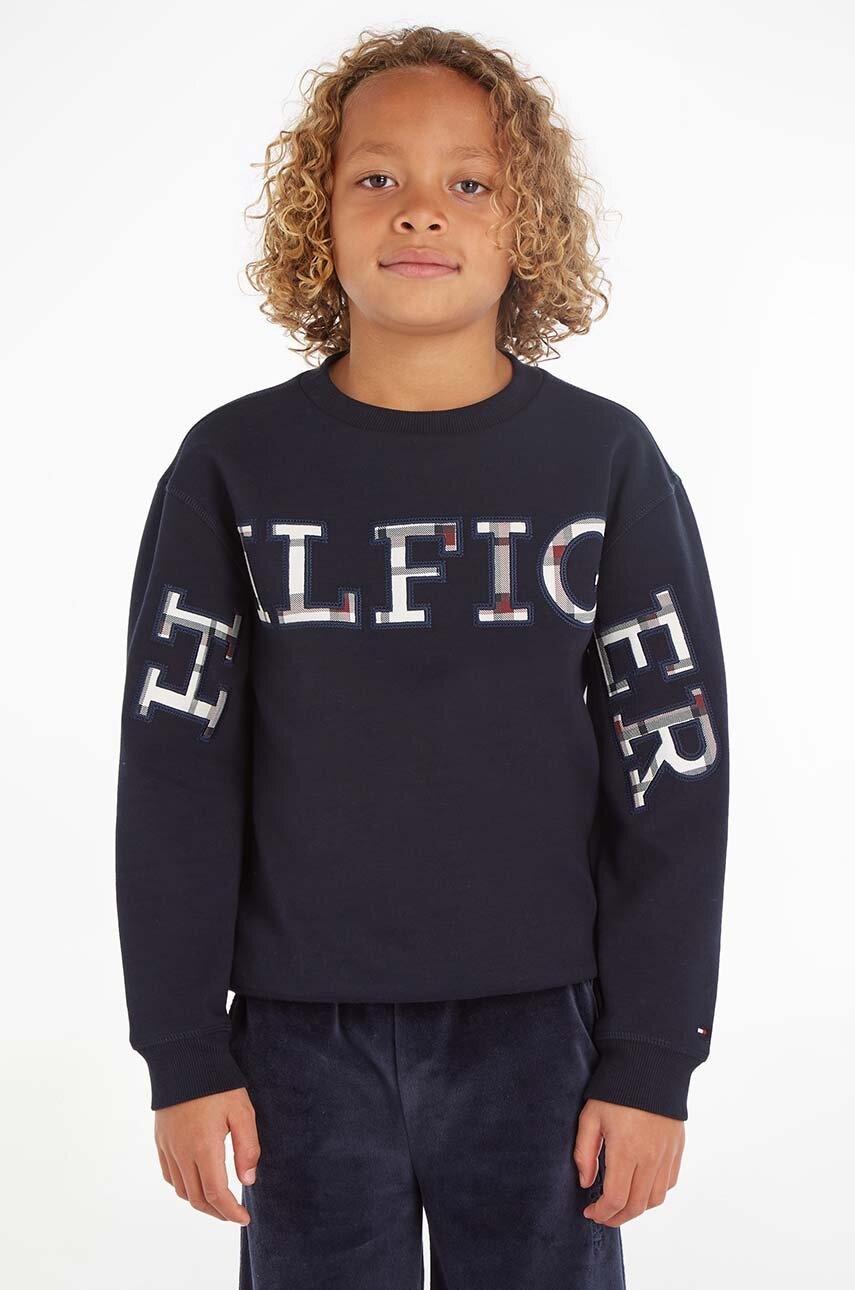 

Детски суичър Tommy Hilfiger в тъмносиньо с апликация, Тъмносин