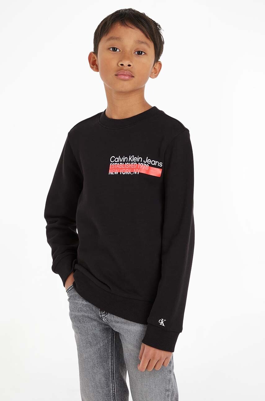 

Детски суичър Calvin Klein Jeans в черно с принт, Черен
