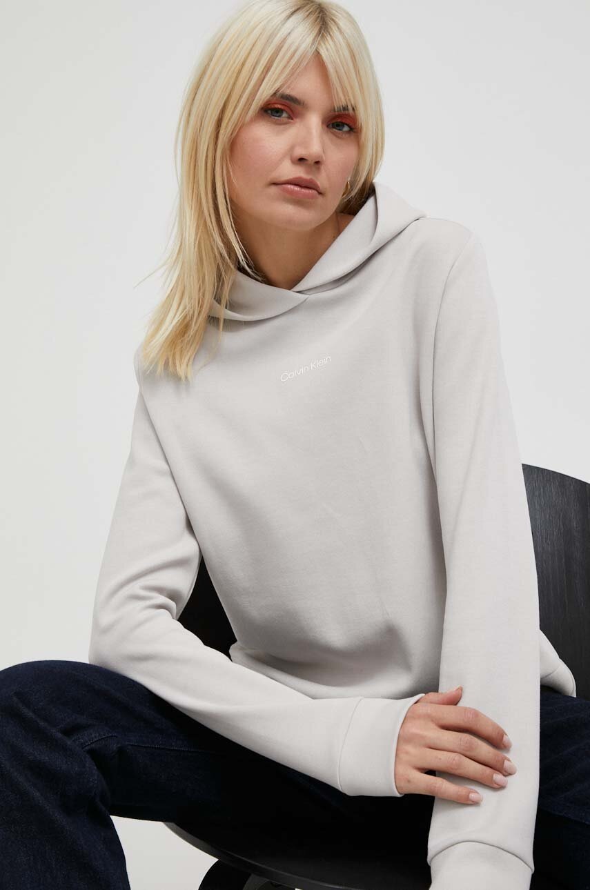 

Суичър Calvin Klein в бежово с качулка с изчистен дизайн, Бежов