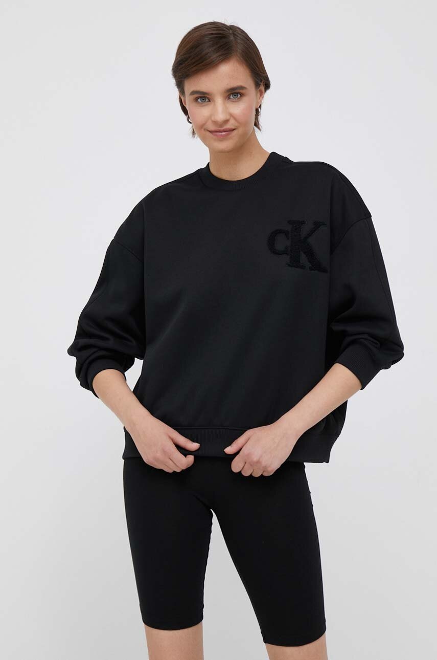 

Суичър Calvin Klein Jeans в черно с изчистен дизайн, Черен