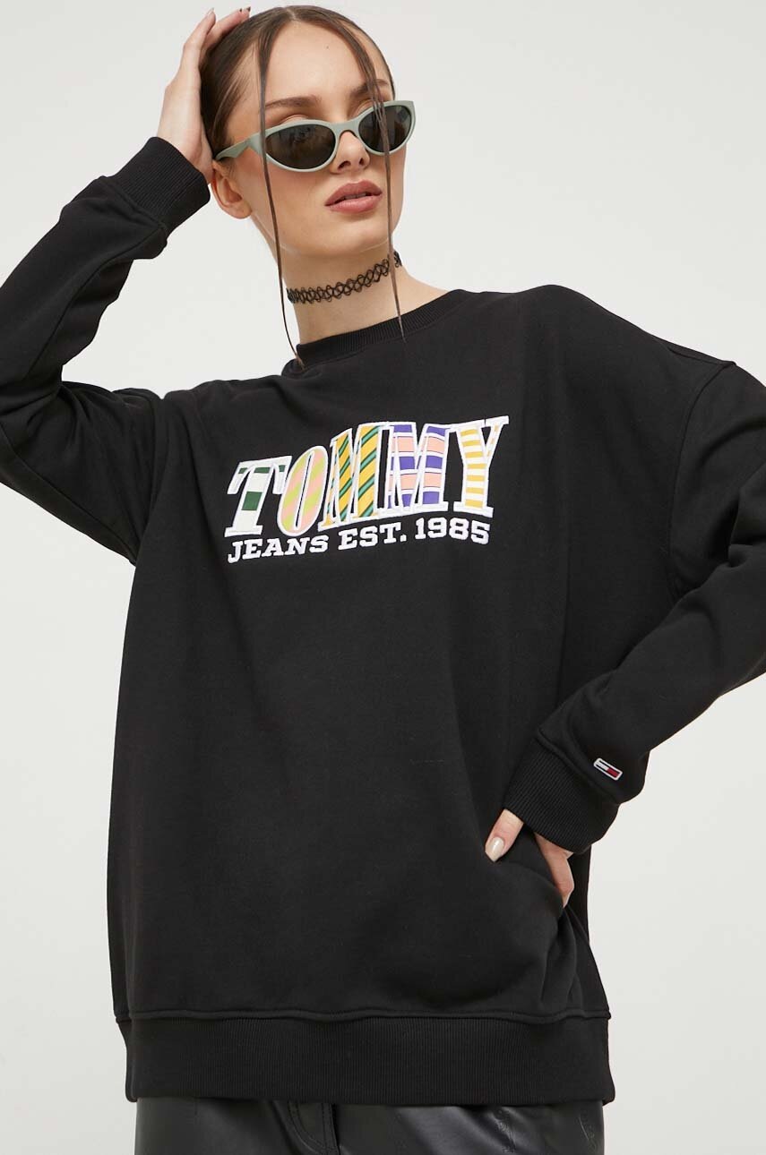 

Памучен суичър Tommy Jeans в черно с апликация, Черен