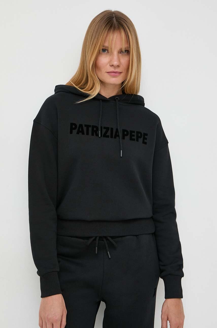 

Памучен суичър Patrizia Pepe в черно с качулка с принт, Черен