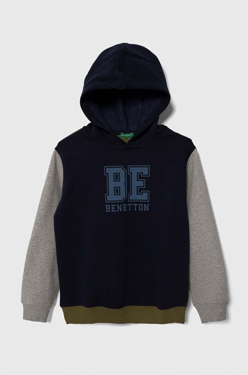 United Colors of Benetton bluza copii culoarea gri, cu glugă, cu imprimeu