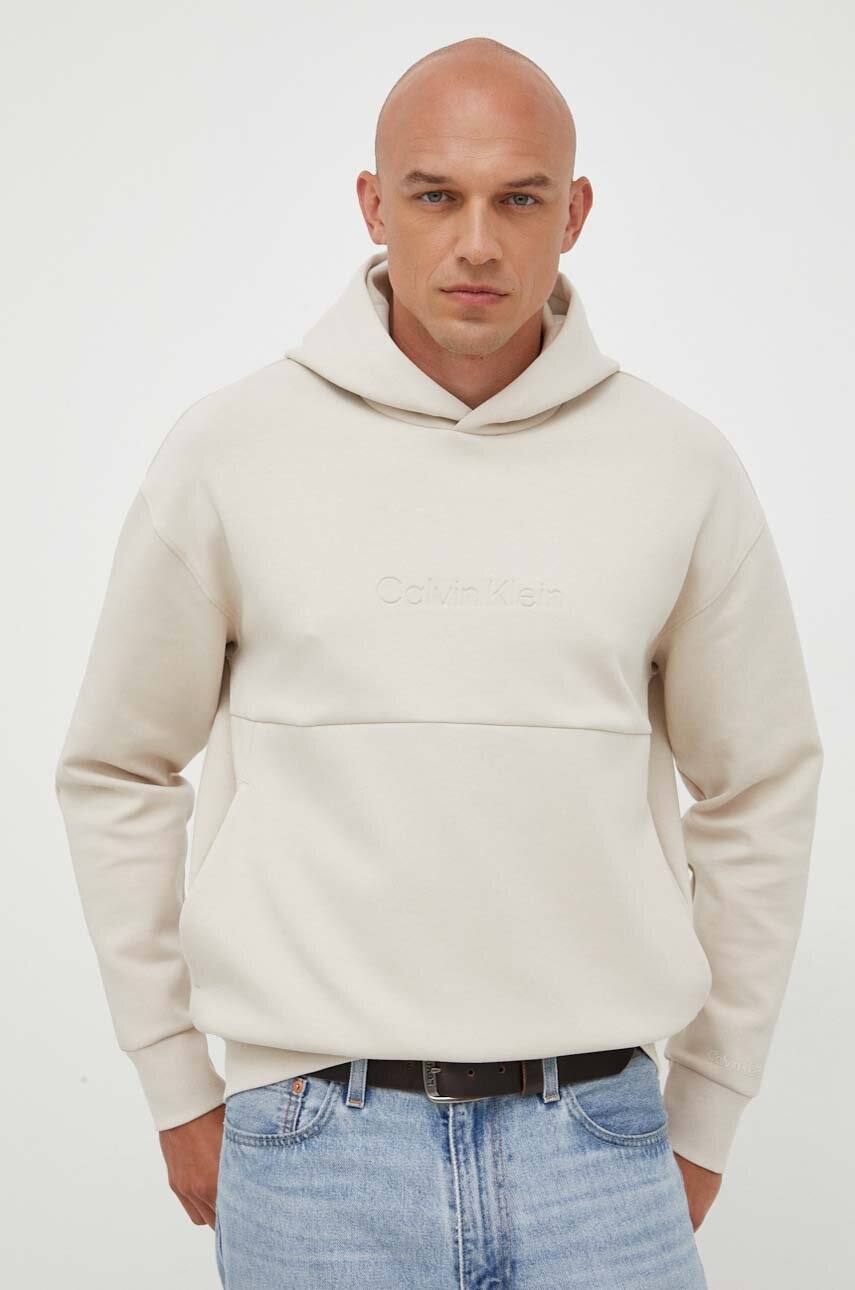 

Суичър Calvin Klein в бежово с качулка с апликация, Бежов