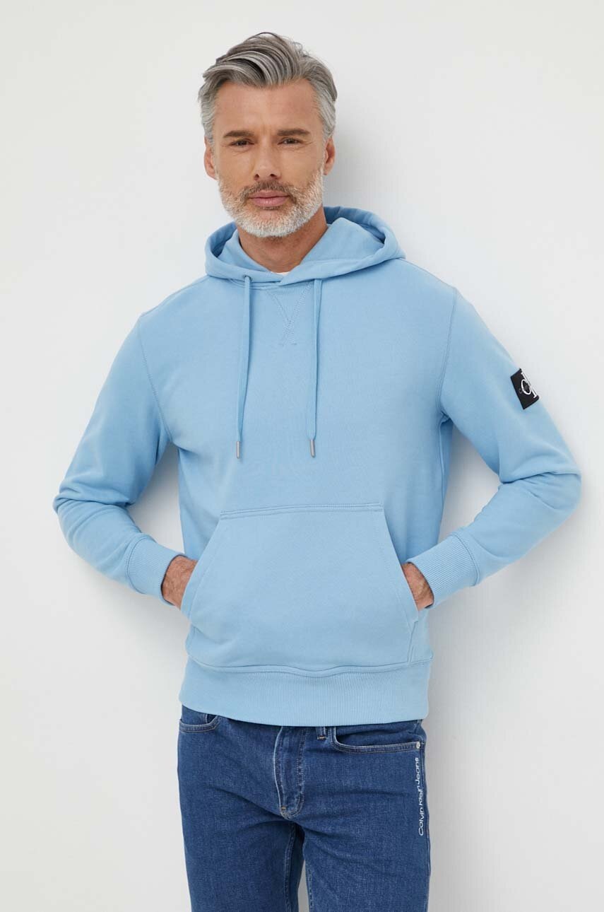 

Памучен суичър Calvin Klein Jeans в оранжево с качулка апликация J30J323430, Син