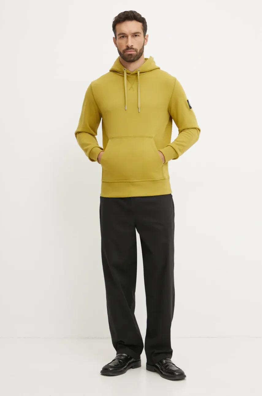 Хлопковая кофта Calvin Klein Jeans мужская цвет зелёный с капюшоном с аппликацией J30J323430 Хлопковая кофта Calvin Klein Jeans мужская цвет зелёный с капюшоном с аппликацией J30J323430