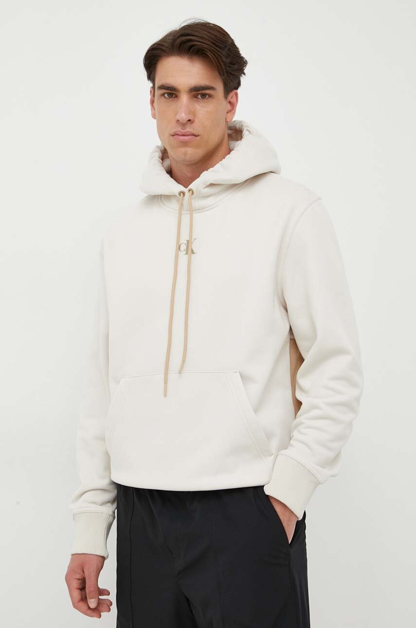 

Суичър Calvin Klein Jeans в бежово с качулка с десен, Бежов