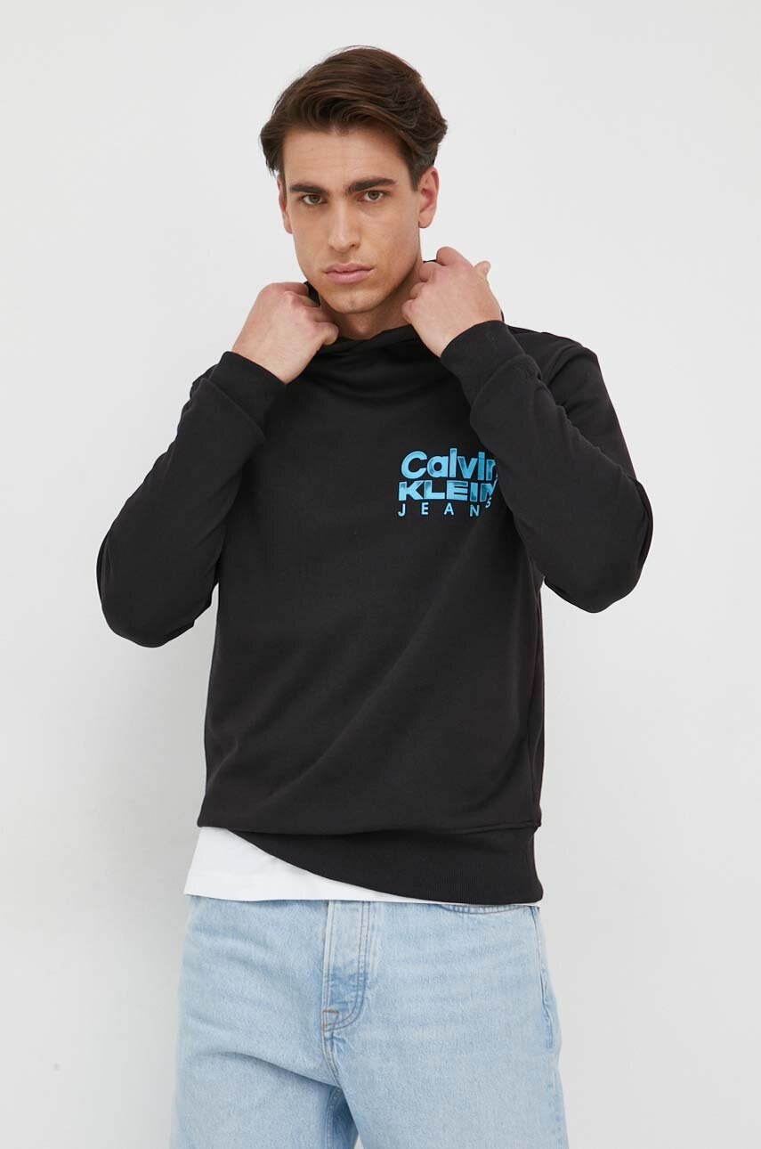 

Памучен суичър Calvin Klein Jeans в черно с качулка с принт, Черен