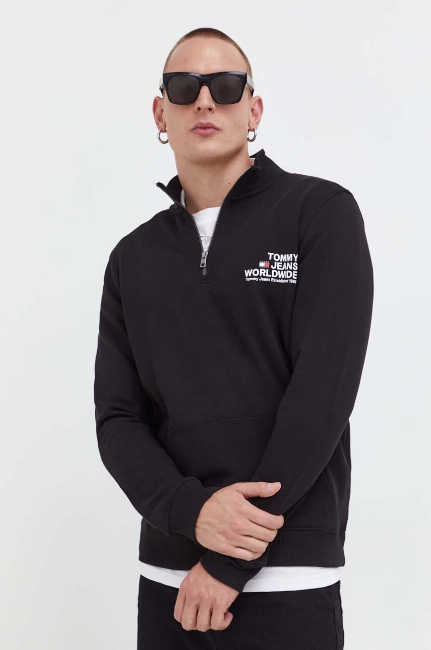 

Памучен суичър Tommy Jeans в черно с принт, Черен