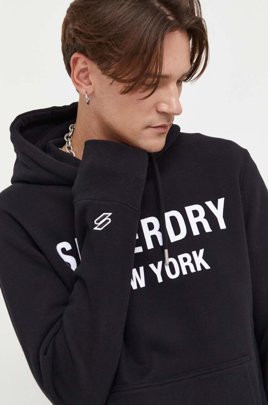 

Хлопковая кофта Superdry мужская цвет чёрный с капюшоном с принтом