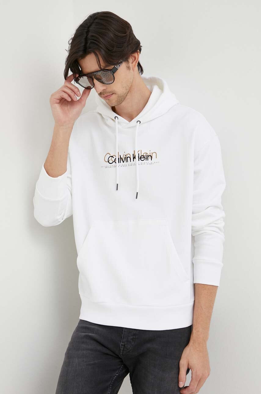 

Памучен суичър Calvin Klein в бяло с качулка с принт, Бял