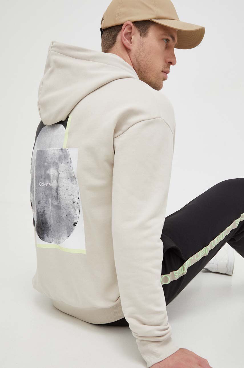 Bavlněná mikina Calvin Klein pánská, béžová barva, s kapucí, s potiskem - béžová - Hlavní materiál: 