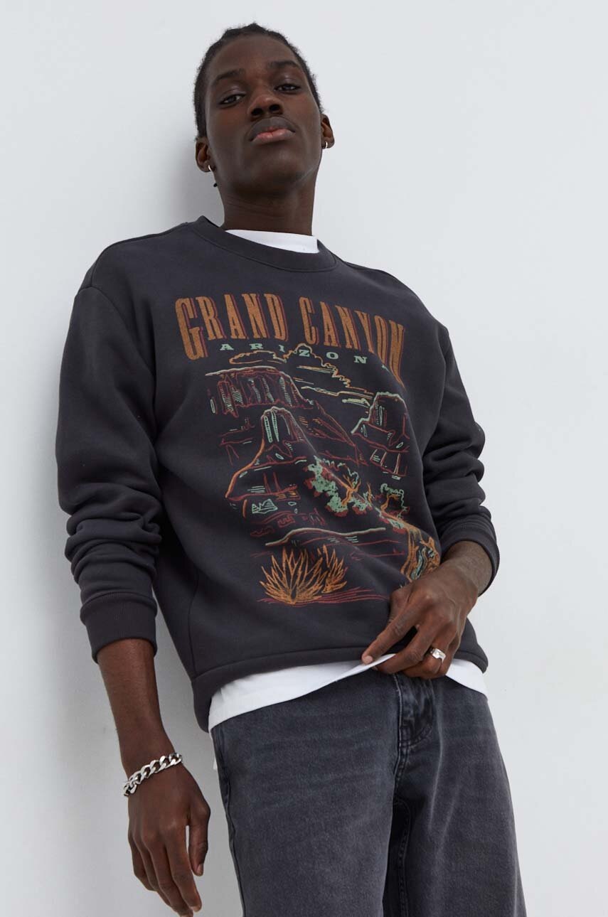 

Суичър Hollister Co. в сиво с принт, Сив