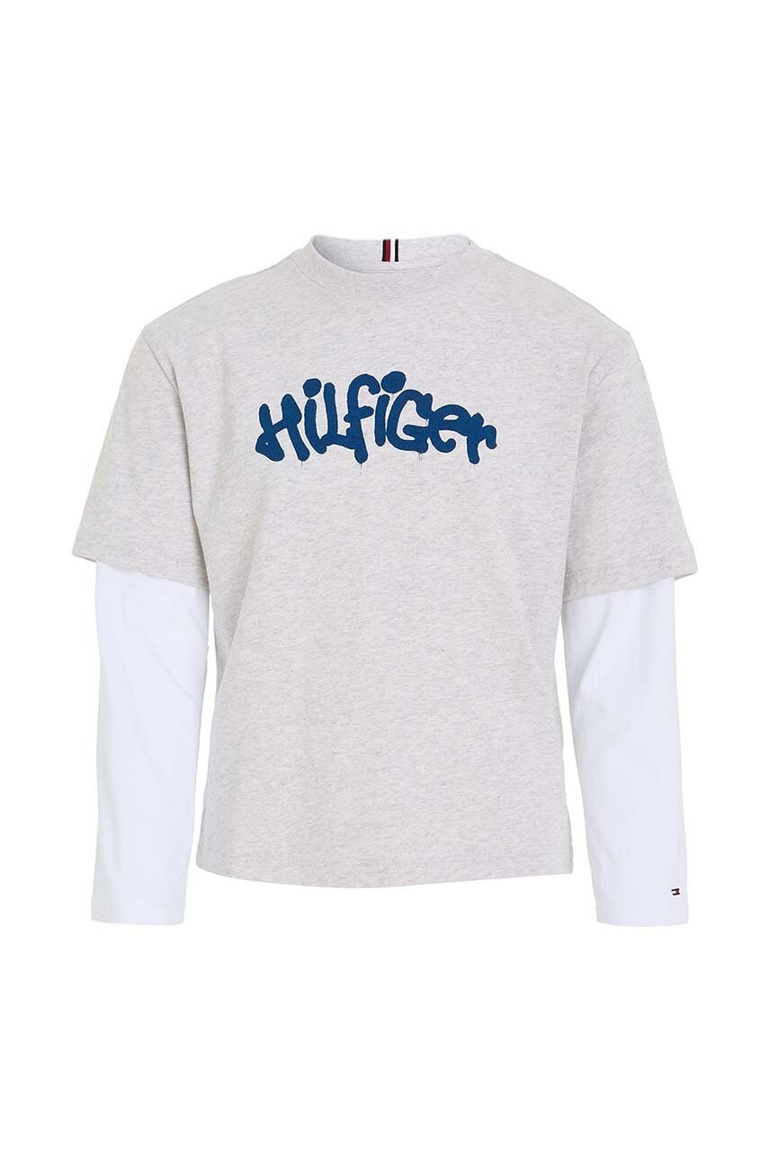 

Дитячий бавовняний лонгслів Tommy Hilfiger колір сірий з принтом