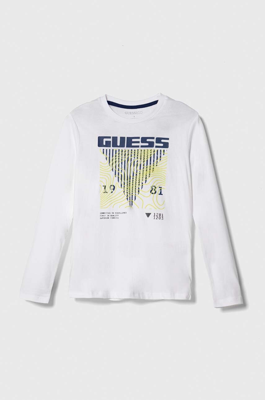 

Хлопковый детский лонгслив Guess цвет белый с принтом