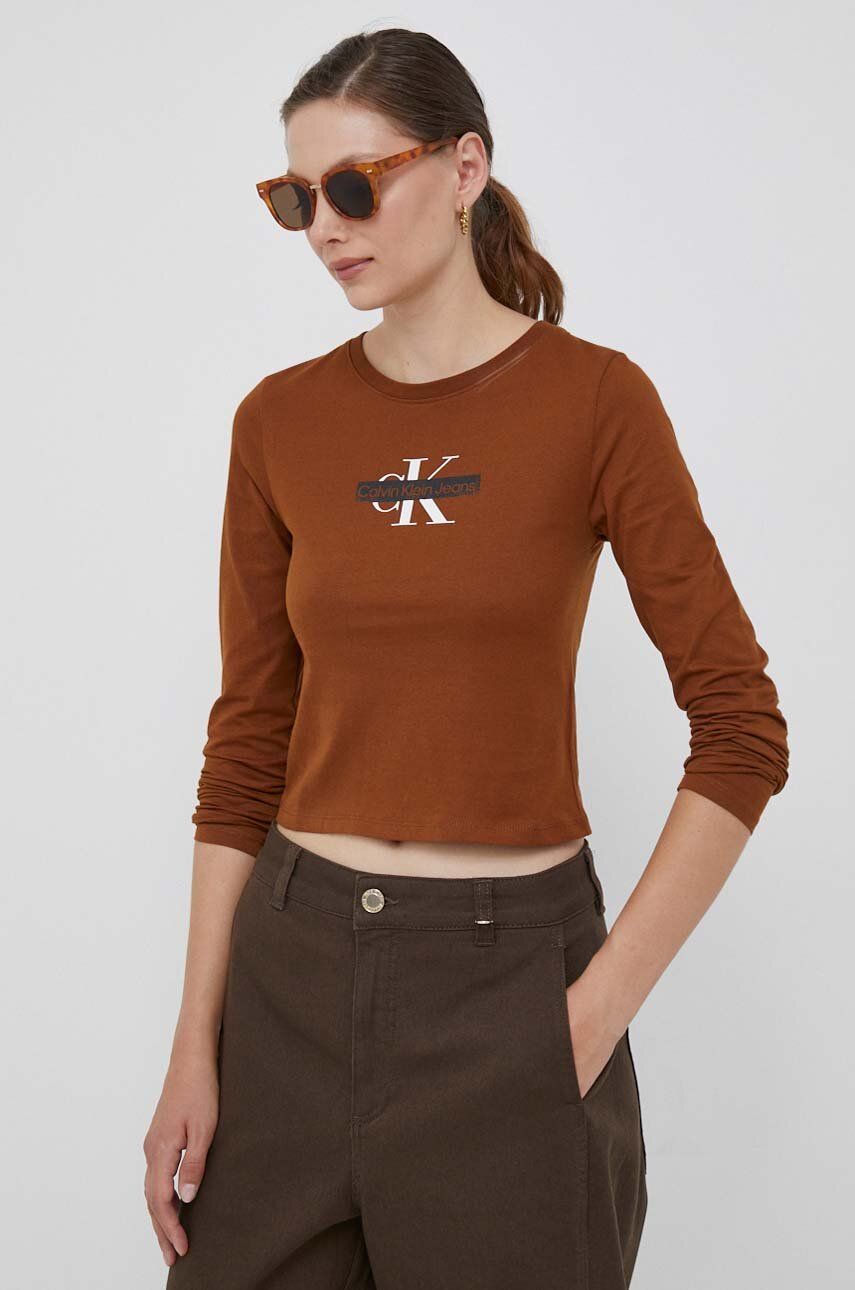 Levně Bavlněné tričko s dlouhým rukávem Calvin Klein Jeans hnědá barva